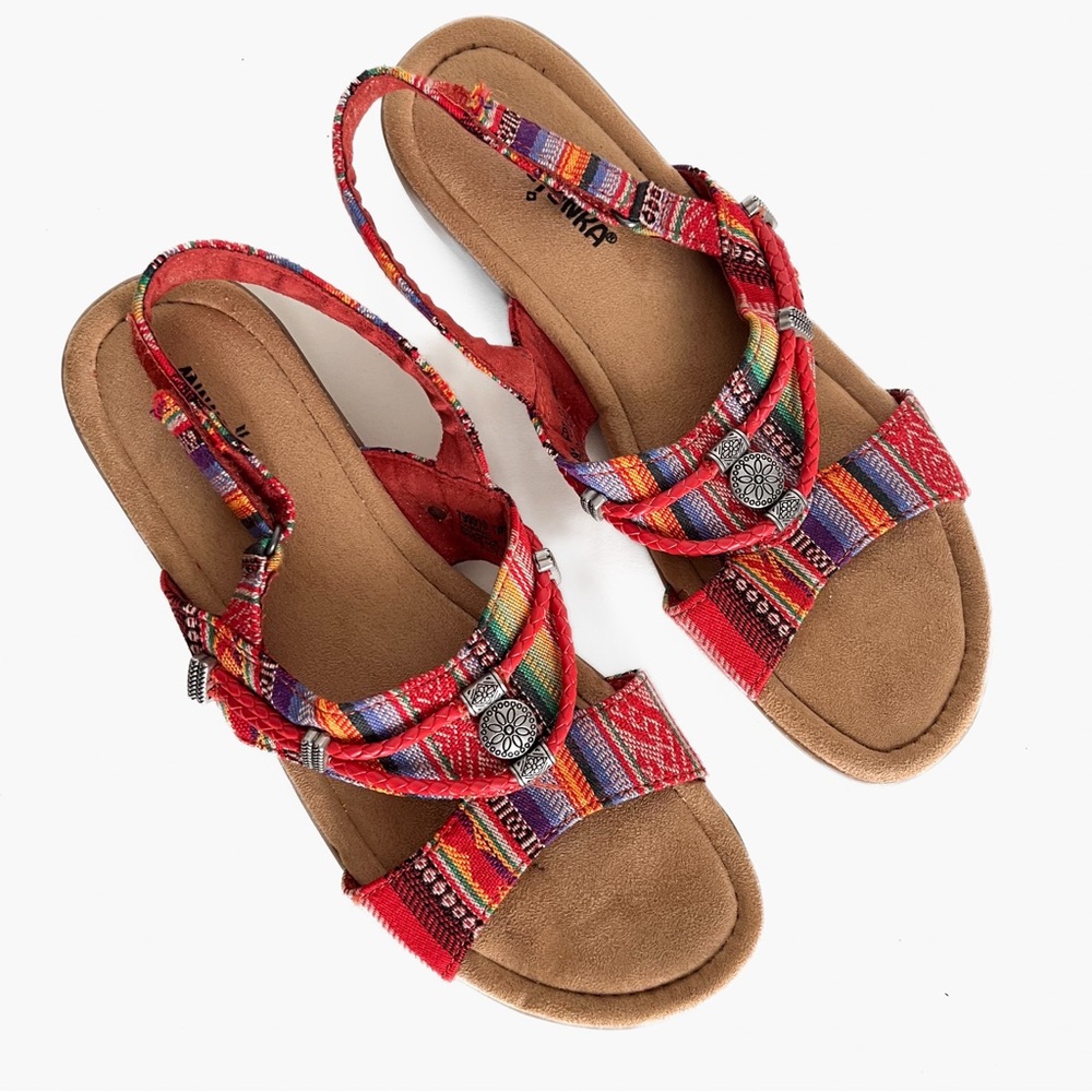 Minnetonka Red Multicolor Fabric Sandals – Size 10N